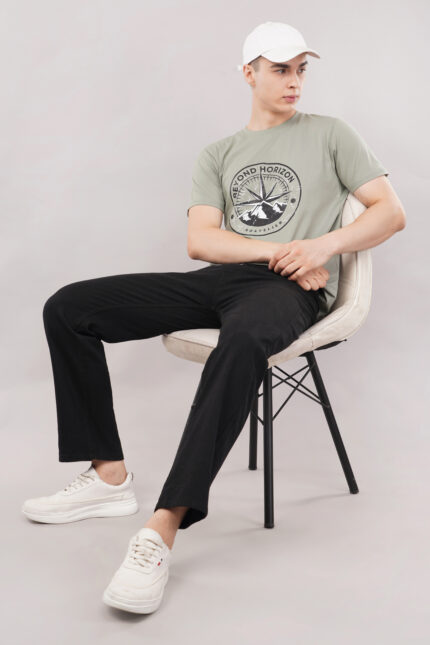Dusty olive oversized printed t-shirt for men streetwear look